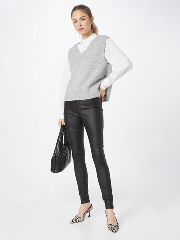 VERO MODA Skinny Jeans 'JOY' i sort