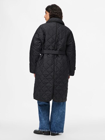 Giacca invernale di PIECES in nero