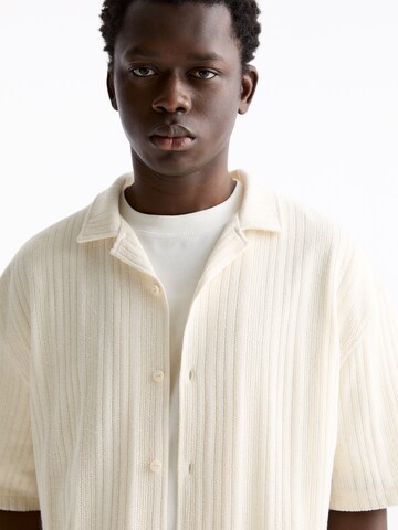 Pull&Bear Comfort Fit Hemd in Beige