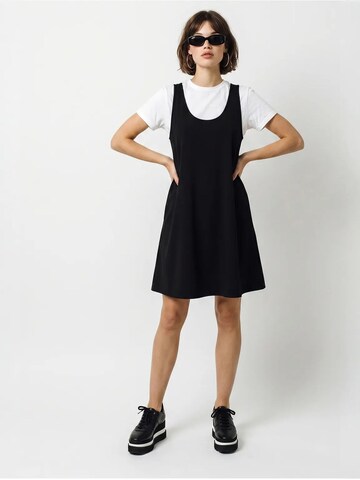 Bianco Lucci Dress in Black: front