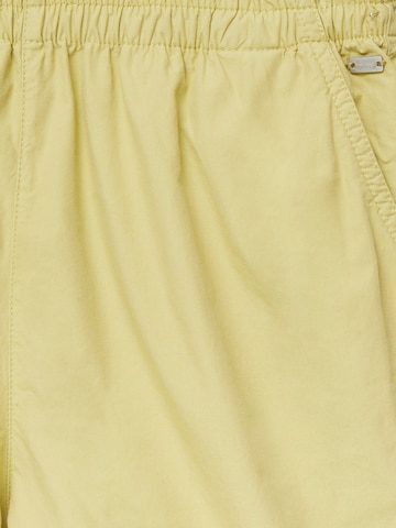 Pull&Bear Regular Shorts in Grün