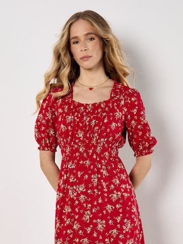 Robe 'Ditsy' Apricot en rouge