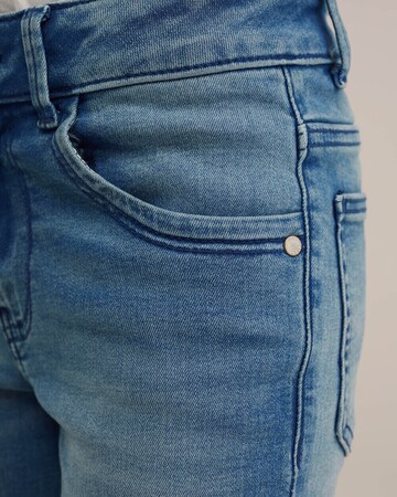 WE Fashion Flared Jeans i blå