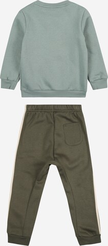 ADIDAS SPORTSWEAR - Conjunto 'Bagde of Sport' en verde