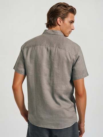 Funky Buddha Regular fit Overhemd in Bruin