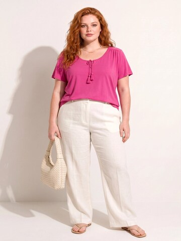 Shape Of You T-Shirt in Pink