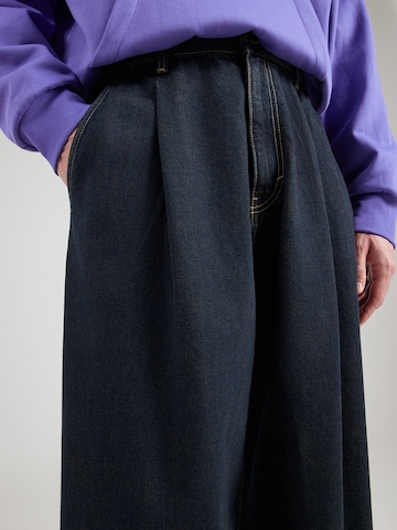 WEEKDAY Широки крачоли Дънки в синьо