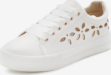 LASCANA - Zapatillas deportivas bajas en blanco: frente