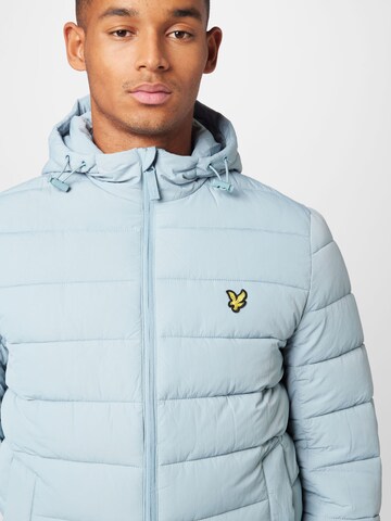 Lyle & Scott Välikausitakki värissä sininen