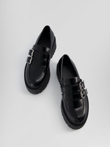 Bershka Pantofle – černá
