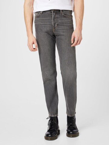 WEEKDAY Regular Jeans 'Barrel' i svart: framsida
