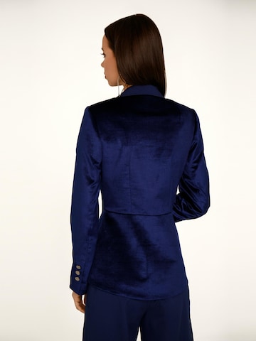 Blazer di Anushka in blu