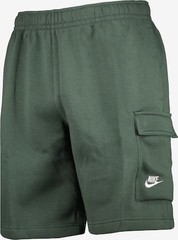 Nike Sportswear - Pantalón en verde: frente