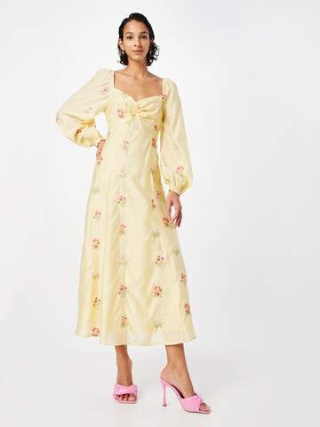 Robe Warehouse en jaune : devant