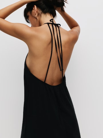 Pull&Bear Šaty – černá