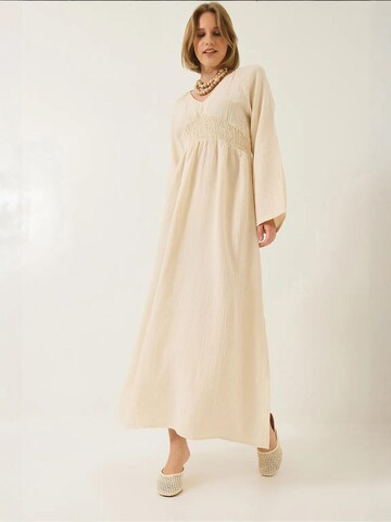 Abito di Bianco Lucci in beige