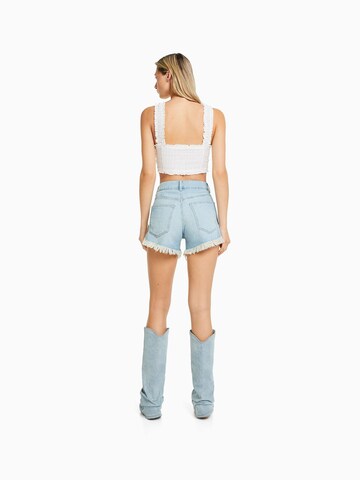 Bershka Regular Shorts in Blau