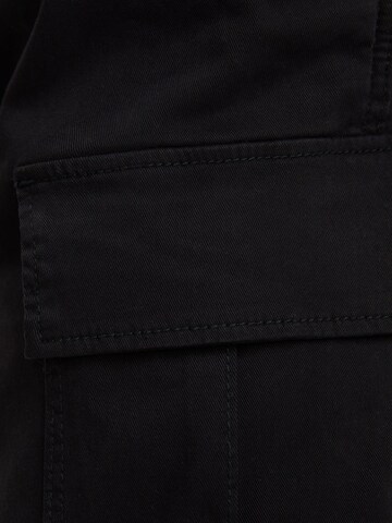 Bershka Ozke Kargo hlače | črna barva