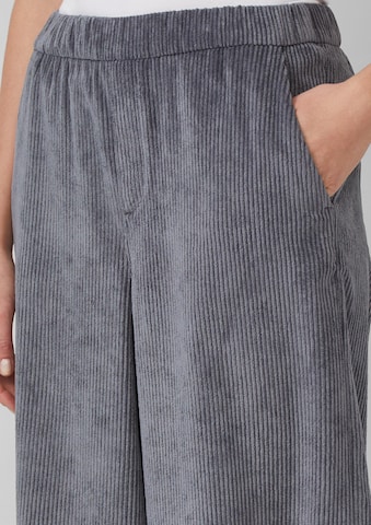 s.Oliver Štandardný strih Nohavice - Sivá