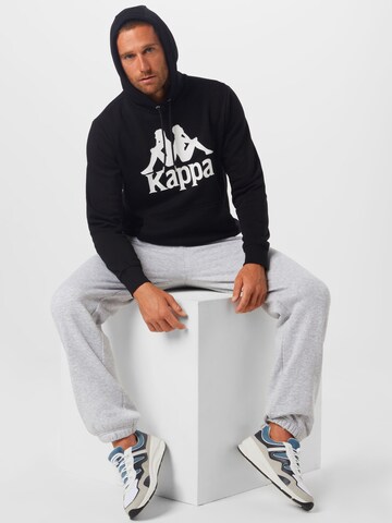 Hanorac sport 'Taino' de la KAPPA pe negru