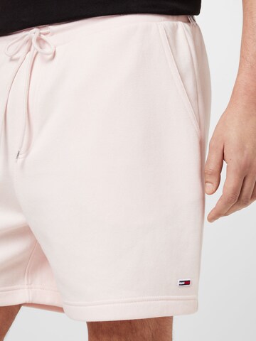 Tommy Jeans Loose fit Trousers in Pink