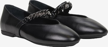 Desa Ballerina in Schwarz: Vorderseite