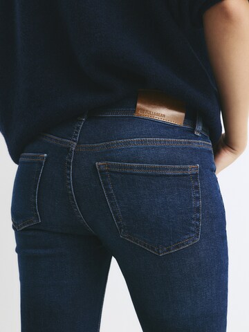 Pull&Bear Bootcut Jeans i blå