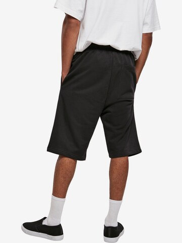 Urban Classics Regular Shorts in Schwarz