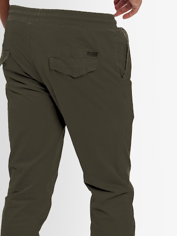 Alessandro Salvarini Tapered Pants in Green