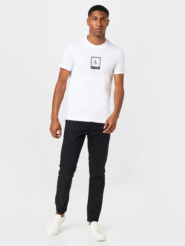 T-Shirt Calvin Klein Jeans en blanc