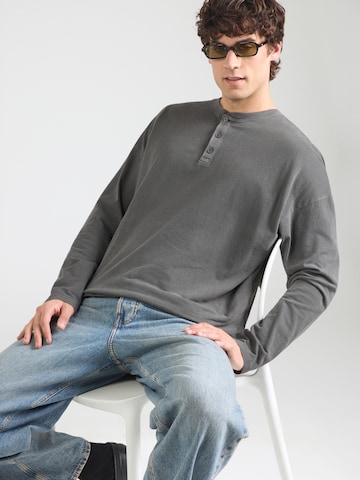 WEEKDAY Shirt in Grey: front