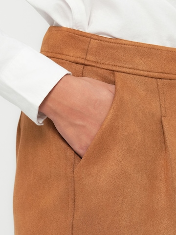 ONLY Regular Shorts 'ONLINA' in Braun