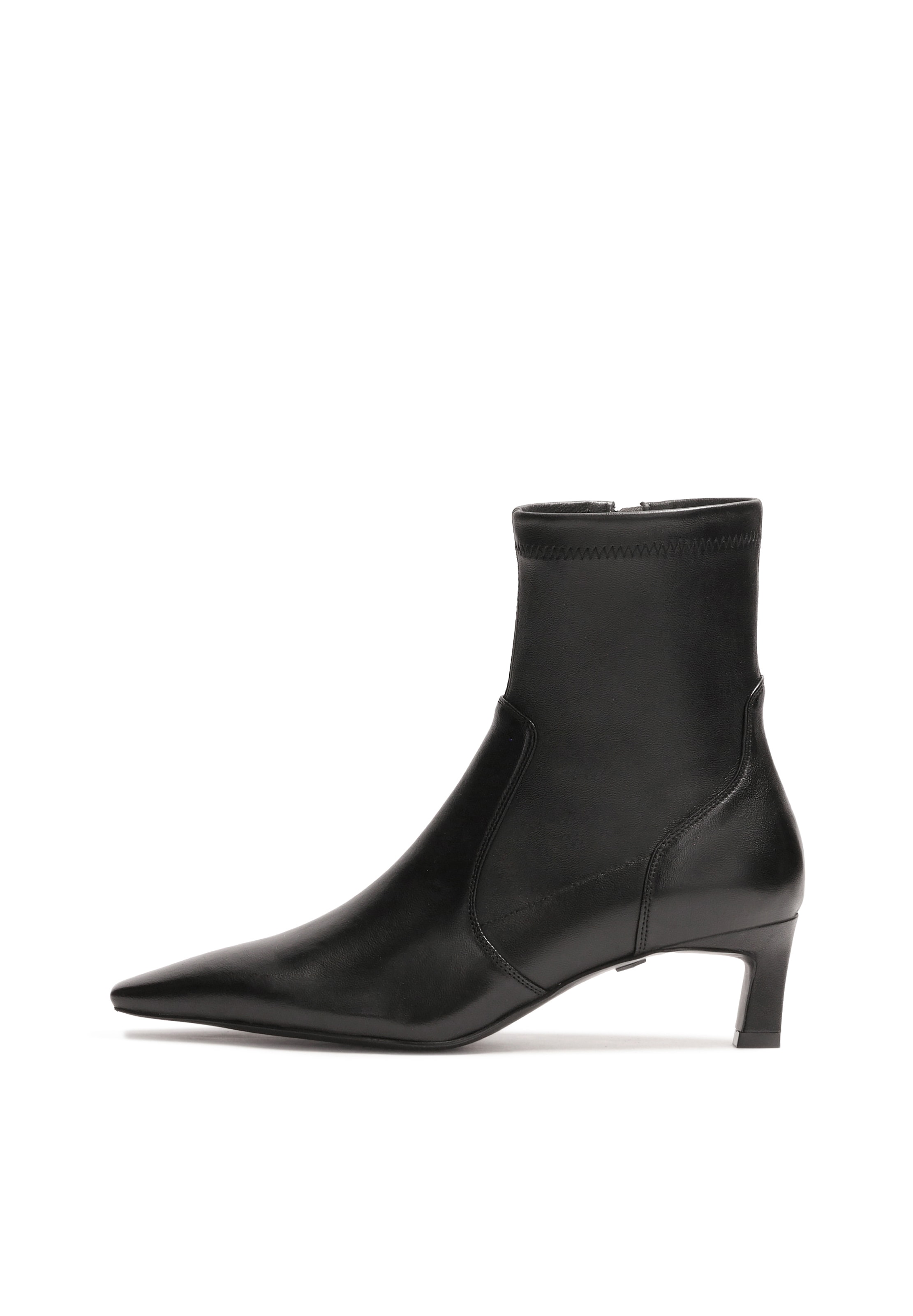 Kazar Μποτάκι σε μαύρο: μπροστά