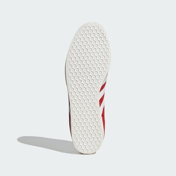 ADIDAS ORIGINALS Низкие кроссовки 'Gazelle' в Красный