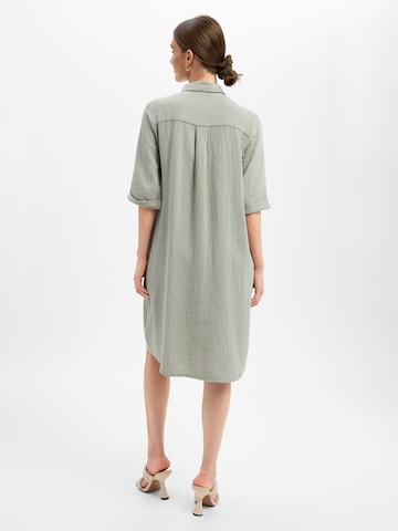 Marie Lund Shirt dress in Green
