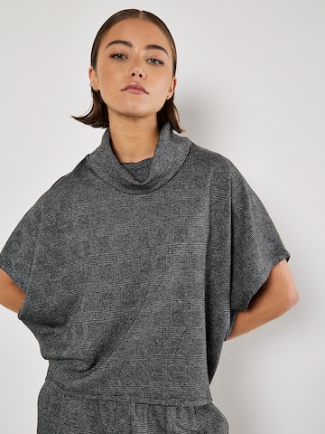 Chemisier Apricot en gris : devant