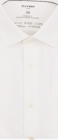 Chemise 'Luxor 24/Seven' OLYMP en blanc : devant