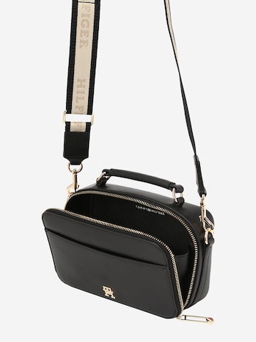 TOMMY HILFIGER Tasche 'Iconic' in Schwarz