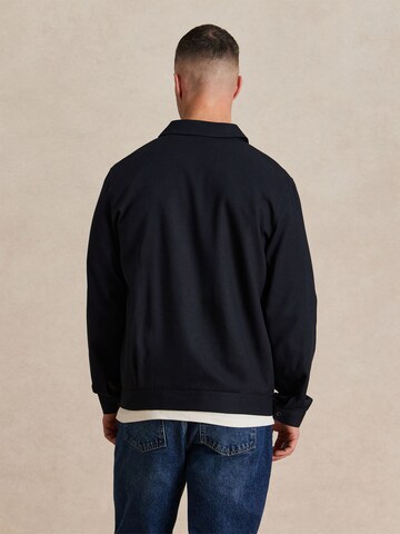 DAN FOX APPAREL Демисезонная куртка 'Cedric' в Синий