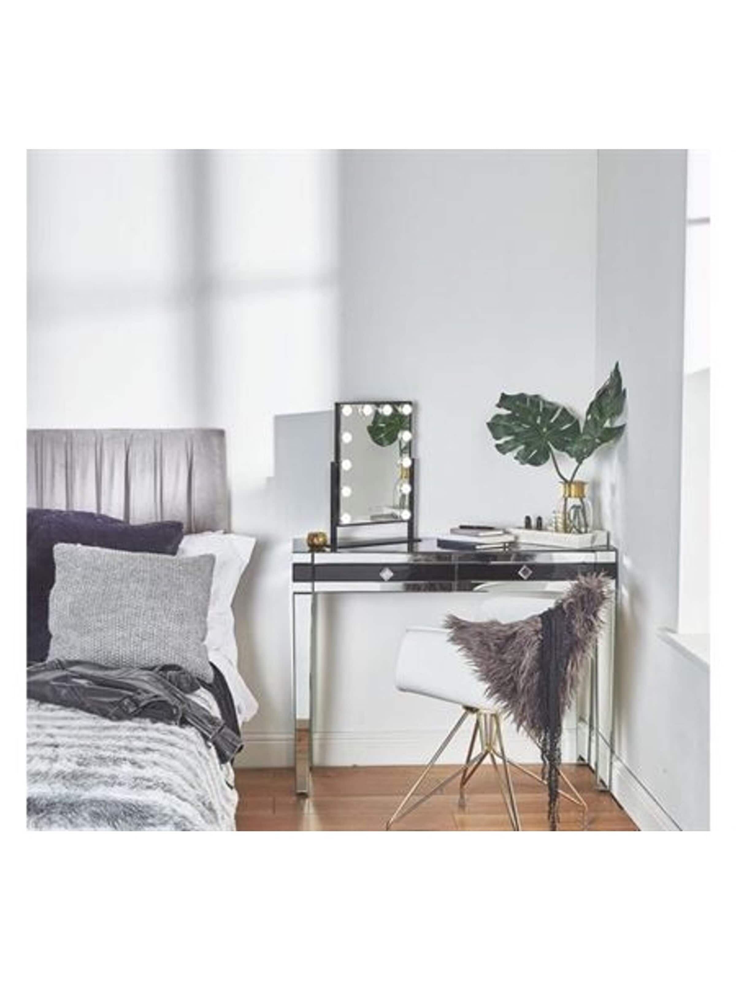 Boîte à bijoux 'UNIQ New York Mega - Makeup mirror 12 bulbs - Black' UNIQ Beauty en noir