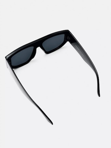 Lunettes de soleil Pull&Bear en noir