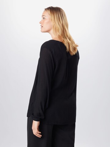 KAFFE CURVE Blouse 'Ami' in Zwart