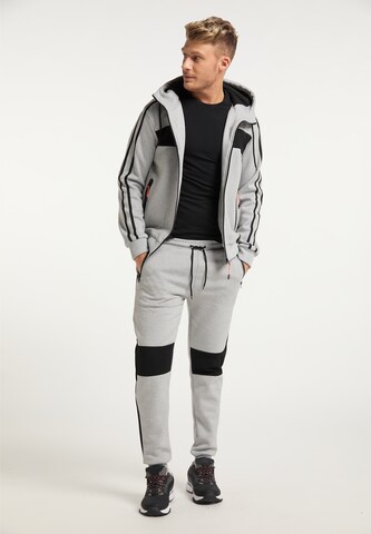 Mo SPORTS Tapered Trousers in Grey