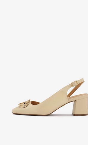 Pumps de la Kazar pe bej: față