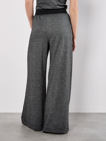 Wide Leg Pantalon ' ' Apricot en gris