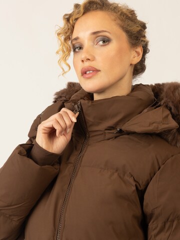 APART Winter Coat in Brown