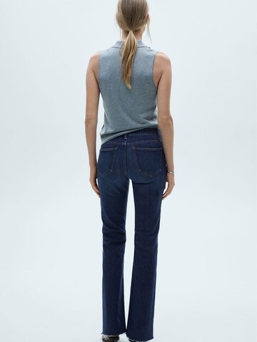 MANGO Flared Jeans 'FIONA' i blå