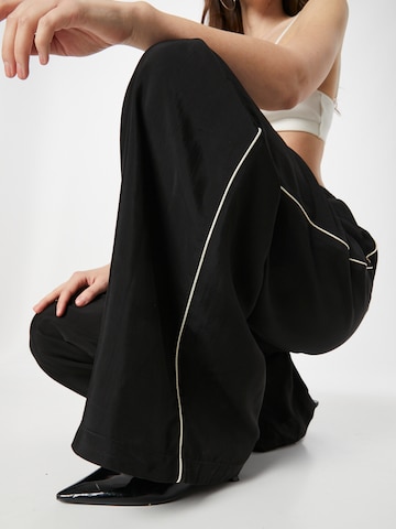 juoda SCOTCH & SODA Plačios klešnės Klostuotos kelnės 'Eleni'