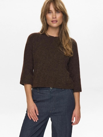 NÜMPH Pullover 'Nuriette' i brun: forside