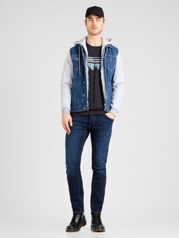 Tricou de la ESPRIT pe gri